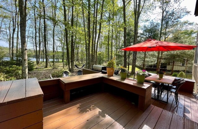 Contemporary, Private, Pocono Mountain Escape (waterfront)