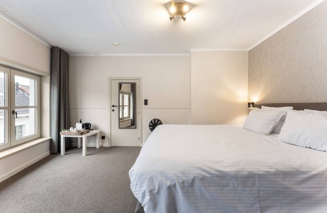 Contemporary Room in Bruges' Heart