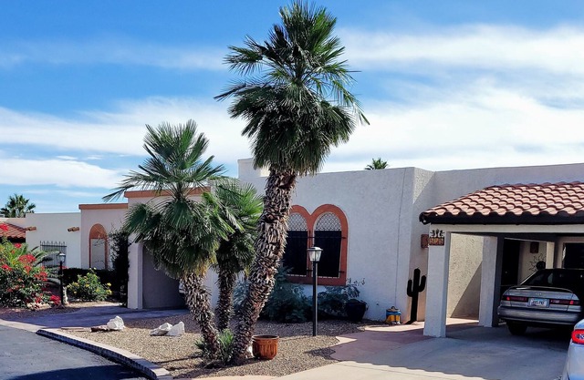 Continental Vistas Townhome in Green Valley, AZ - 55+ desirable community.