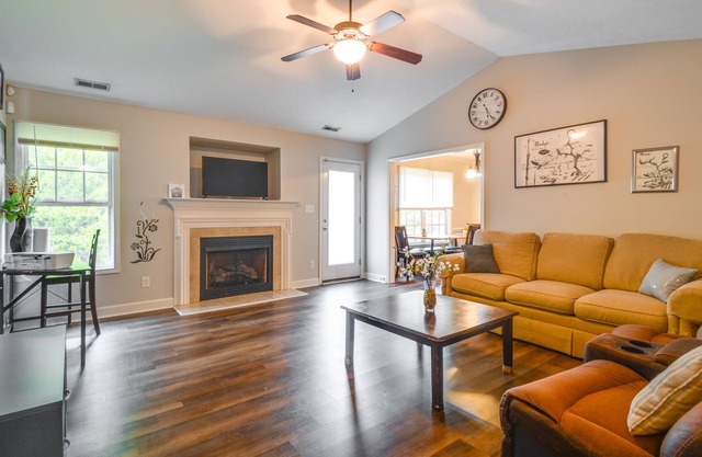 Convenient Fayetteville Home - 6 Mi to Downtown!