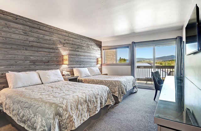 Convenient Location | Elk Horn Lodge 306
