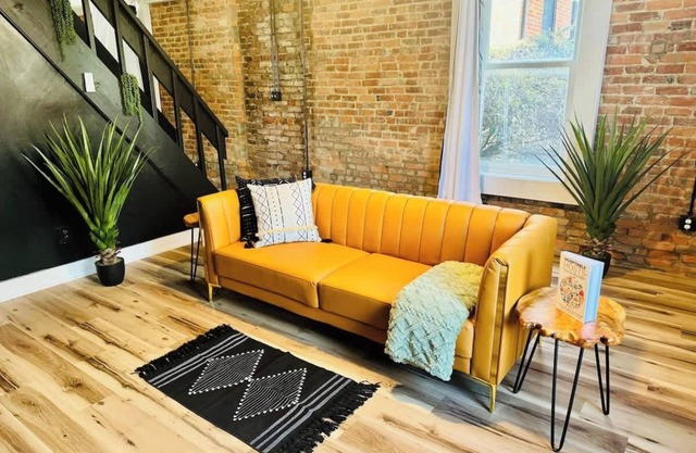 Convention - King Bed- Short North - Free Parking