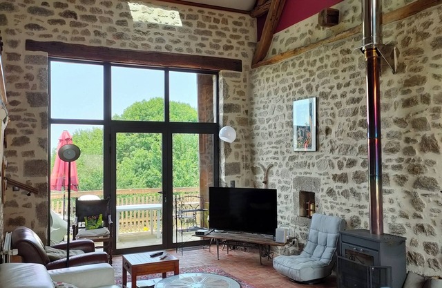 Converted barn, Morvan regional park. All comforts, nature, silence, top views