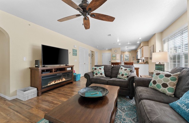 Cool Fall Rates! Cozy. 2nd bath update! Master spa shower!