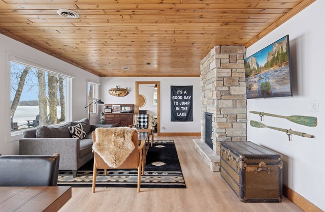 Cool Family Lake Home Only An Hour From The Twin Cities!