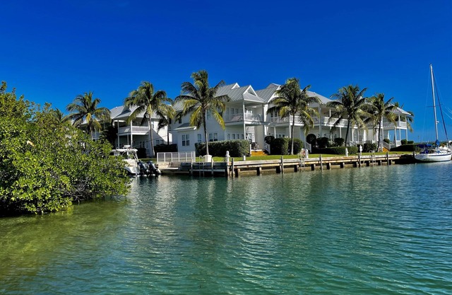Coral Lagoon #13: Pool, Water Views, off Vaca Cut with Gulf & Atlantic Access