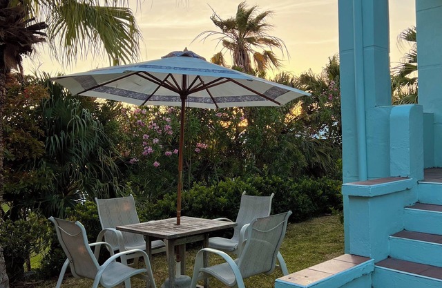 Coral Suite - close to beaches/kayaks/dock/stunning views/EVcharger