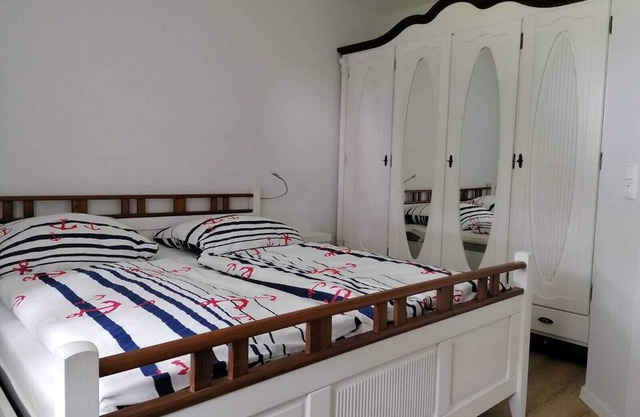Core-serviced apartment directly on the small dike for up to 5 people