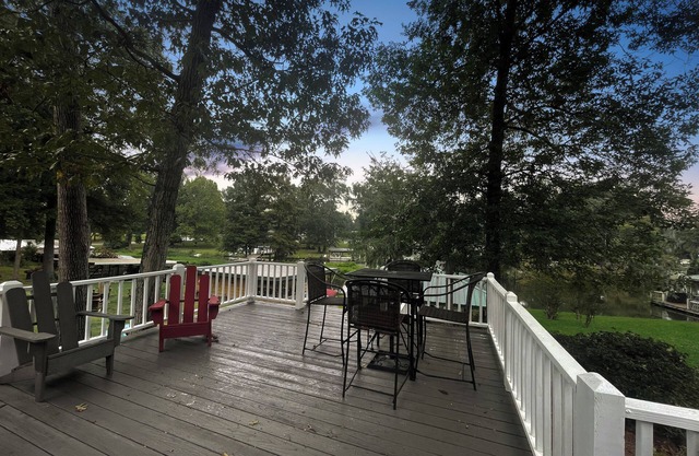 Cork Ferry Cottage w/Dock at Lake Blackshear