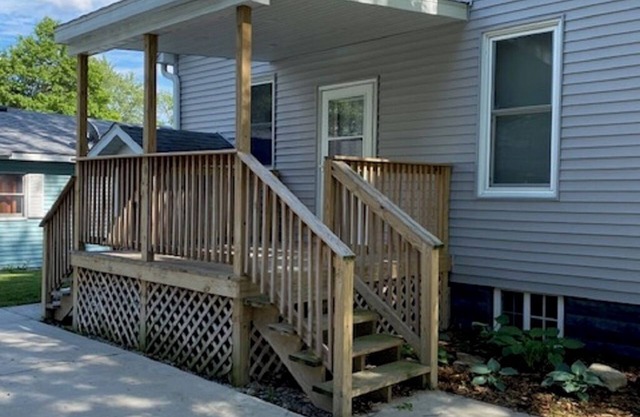 Corner Cottage near to downtown!