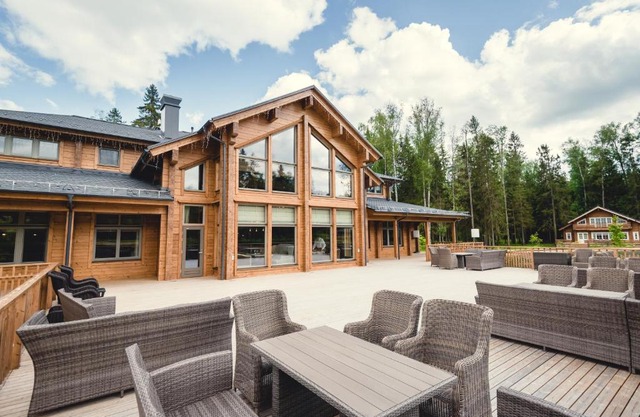 Cosmos Collection Izumrudny Les Hotel