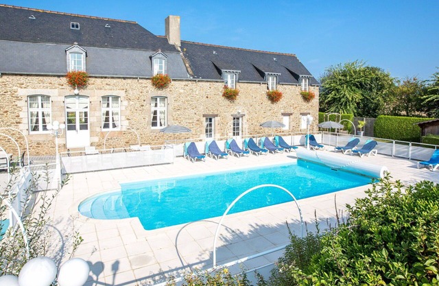 Cosy apartment for 4 guests with pool, WIFI, TV and terrace