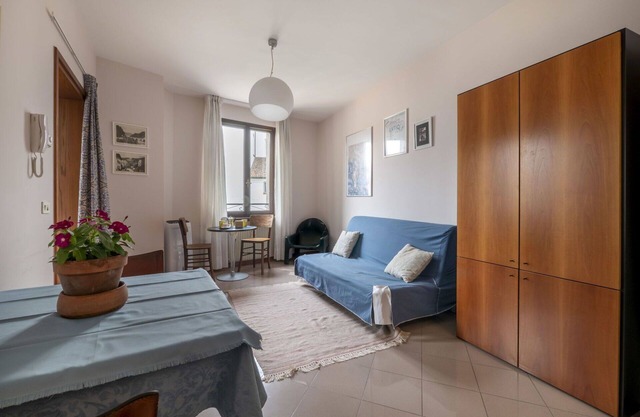 Cosy apartment for 4 guests with A/C, WIFI, TV, pets allowed and parking