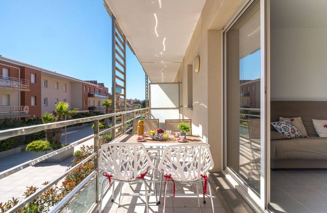 Cosy apartment for 4 people with pool, WIFI, TV, terrace and parking