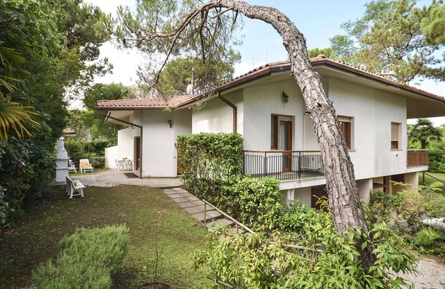 Cosy apartment for 7 guests with A/C, TV, terrace and pets allowed