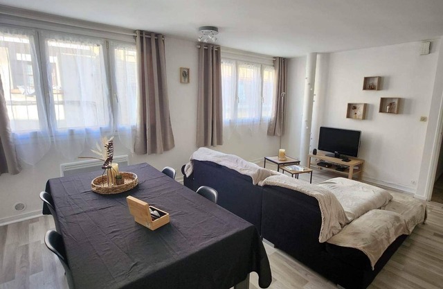 Cosy apartment, 20 minutes from the beach (on foot) - Pets welcome.