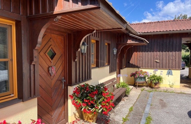 Cosy apartment in villa for 4 guests with WIFI, TV, patio and pets allowed