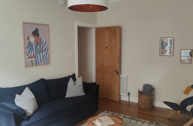 Cosy apartment, beautifully designed, 20 minutes walk from city centre.