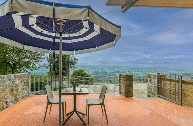 Cosy apartment for 2 guests with pool, WIFI, TV, terrace, pets allowed and parking