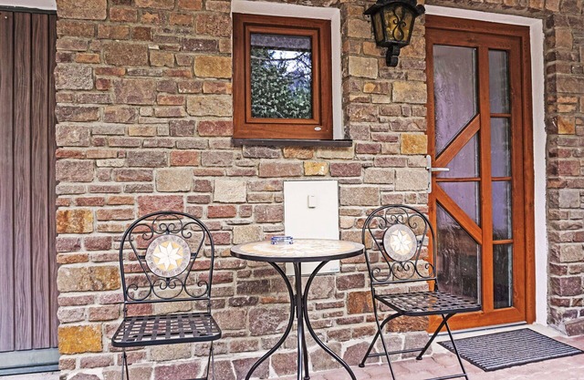 Cosy apartment for 2 people with WIFI, TV, patio and parking