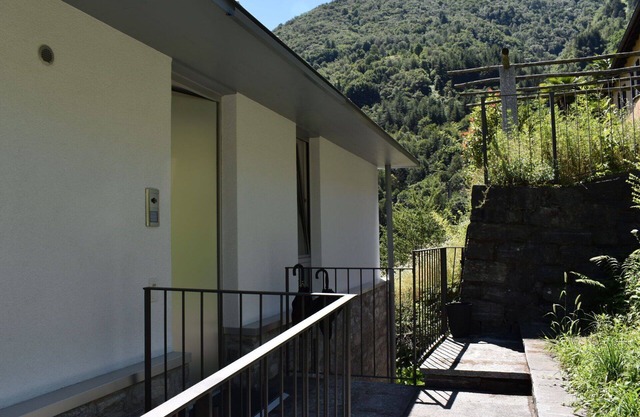Cosy apartment for 4 people with WIFI, pool, TV, patio, pets allowed and panoramic view