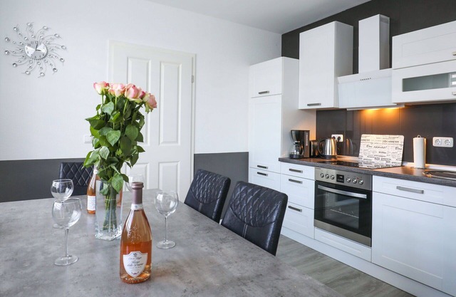 Cosy apartment for 4 guests with WIFI, TV, terrace and parking