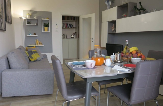 Cosy apartment for 4 guests with A/C, WIFI, TV, balcony and parking