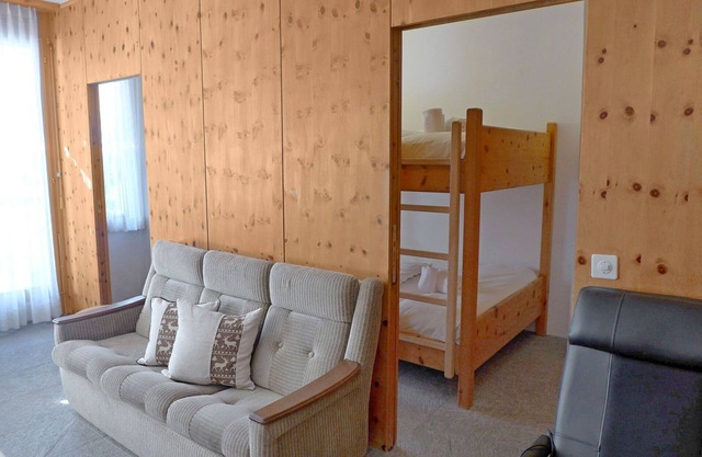 Cosy apartment for 4 people with WIFI, TV, balcony and pets allowed