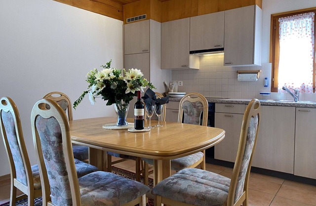 Cosy apartment for 4 people with WIFI, TV, patio, pets allowed and panoramic view