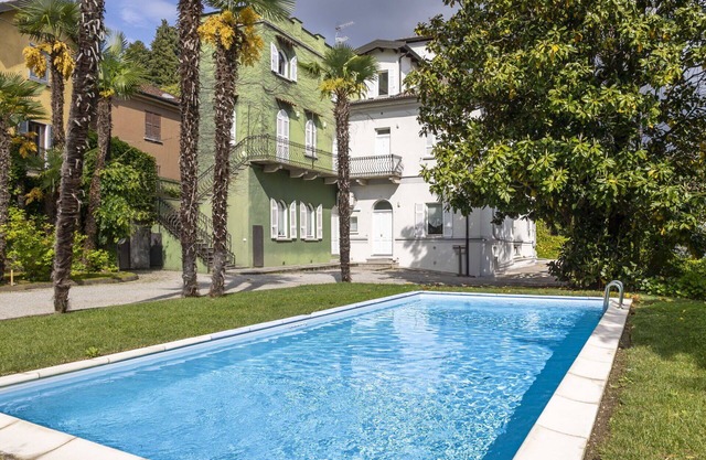 Cosy apartment for 4 people with A/C, pool and TV