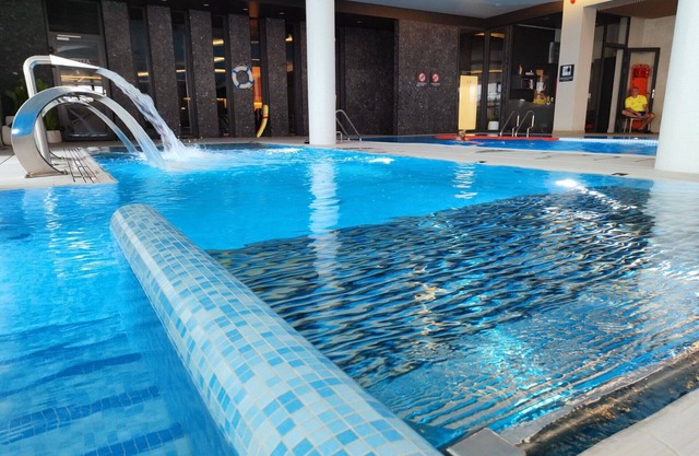 Cosy apartment for 4 guests with pool, WIFI, TV, balcony, pets allowed and parking