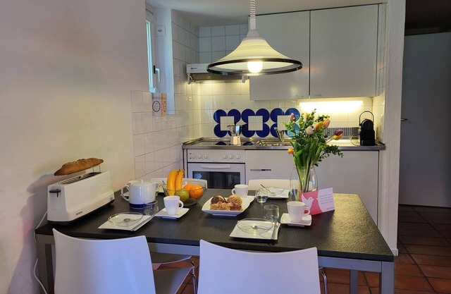 Cosy apartment for 5 guests with WIFI, pool, TV, patio and pets allowed