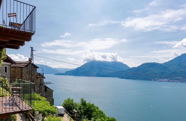 Cosy apartment for 5 guests with WIFI, TV, balcony and pets allowed