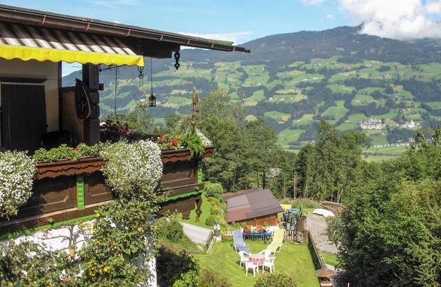 Cosy apartment for 6 people with WIFI, TV and terrace