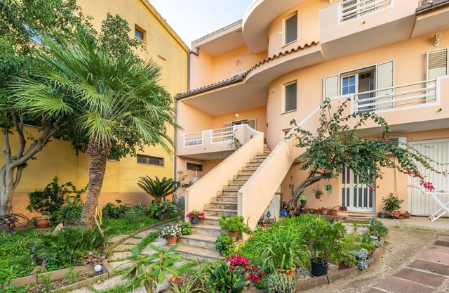 Cosy apartment for 6 guests with A/C, TV, balcony and panoramic view