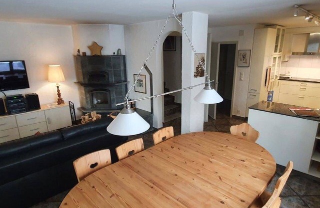 Cosy apartment for 7 guests with WIFI, TV, balcony and pets allowed