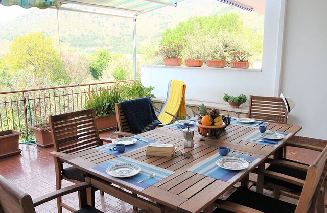 Cosy apartment for 7 people with A/C, WIFI, TV, balcony, pets allowed and parking