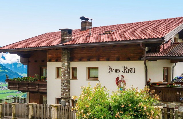 Cosy apartment for 8 guests with WIFI, TV, balcony and pets allowed