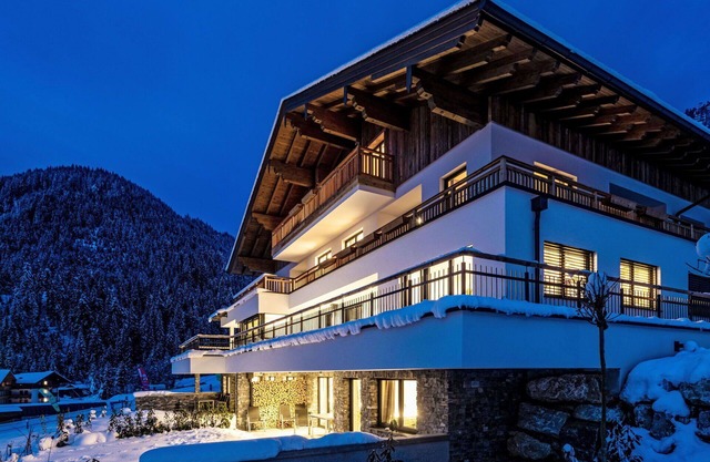 Cosy apartment for 5 guests with WIFI, TV, balcony, pets allowed, panoramic view and parking