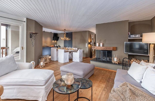 Cosy apartment for 4 guests with pool, TV, balcony and pets allowed