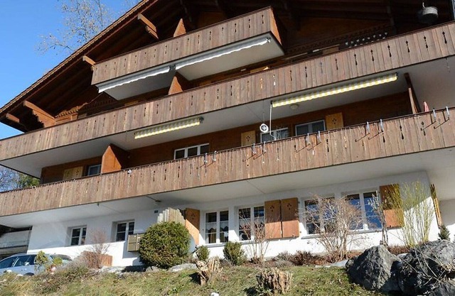 Cosy apartment for 6 guests with WIFI, balcony, pets allowed and parking