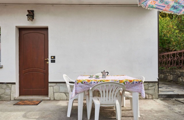 Cosy apartment for 7 people with WIFI, TV, terrace and pets allowed