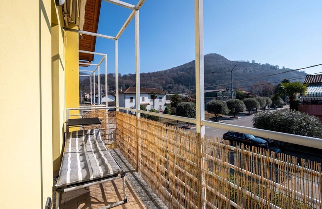 Cosy apartment for 5 people with pool, WIFI, TV, terrace and pets allowed