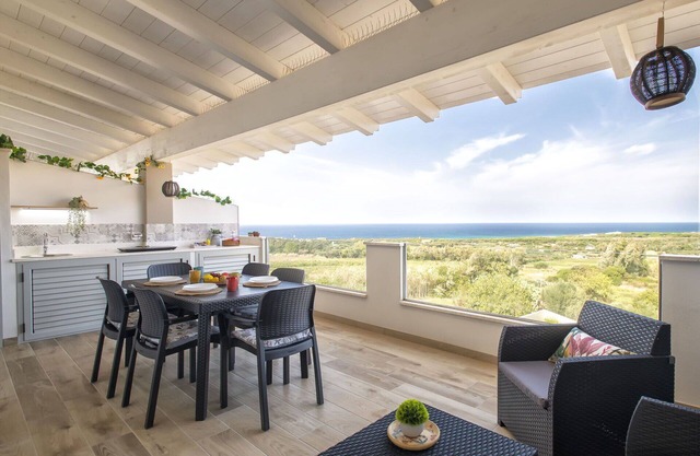 Cosy apartment for 4 guests with WIFI, A/C, TV, terrace and panoramic view