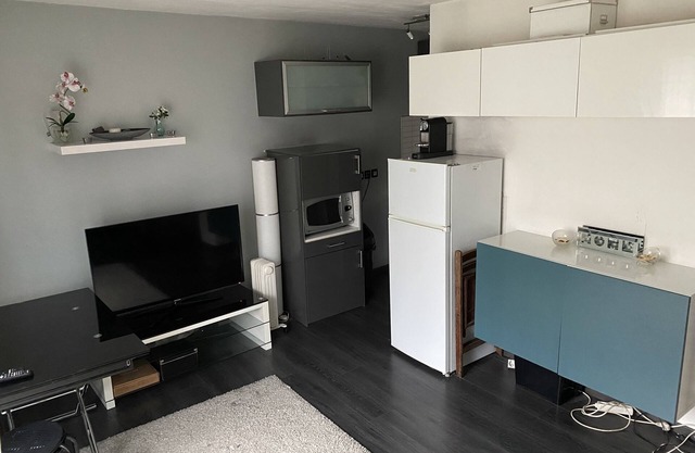 Cosy apartment just outside Paris