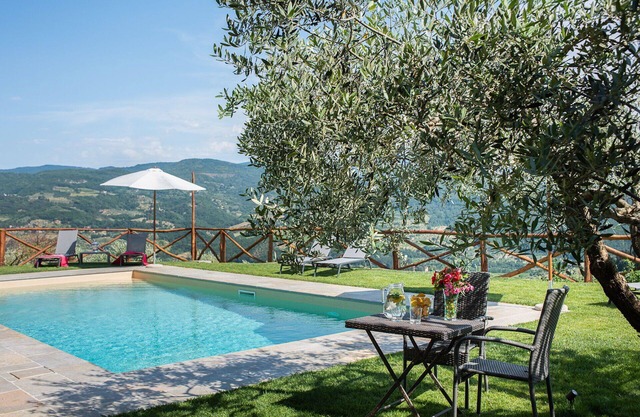 Cosy apartment in villa for 6 guests with WIFI, A/C, pool, TV, patio and panoramic view