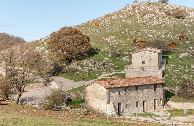 Cosy apartment in villa for 2 people with patio, pets allowed and panoramic view