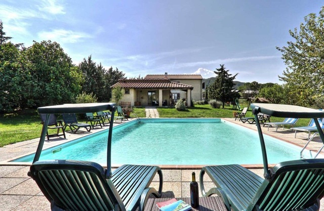 Cosy apartment in villa for 5 guests with pool, WIFI, TV, balcony and parking