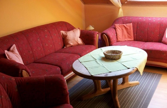 Cosy apartment in villa for 4 guests with WIFI, TV, terrace, pets allowed and parking