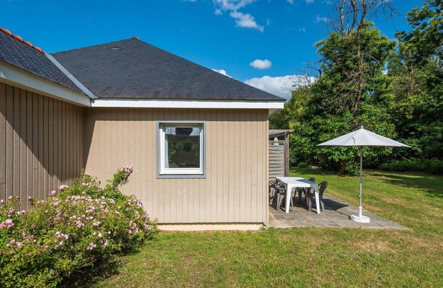 Cosy apartment in villa for 5 people with internet, pool, TV, terrace and pets allowed